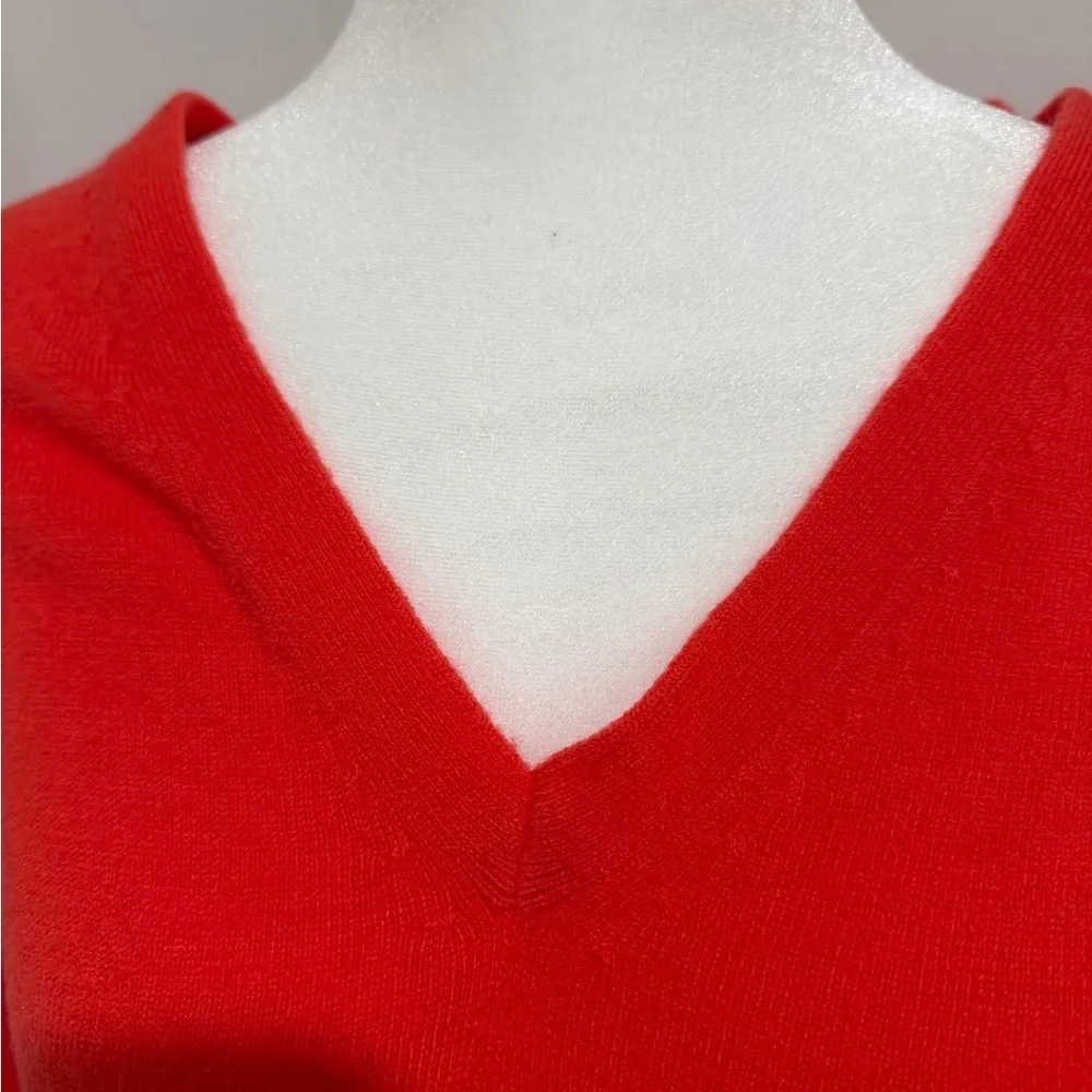 New York & Company Size M Vibrant Red V-Neck Sweater